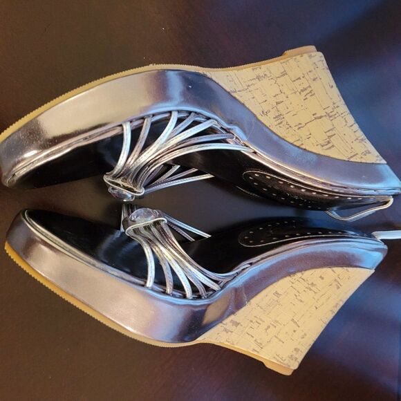 CARRINI WOMEN"S WEDGE STYLE  OPEN TOE  ANKLE STRAP SANDAL - Picture 4 of 16